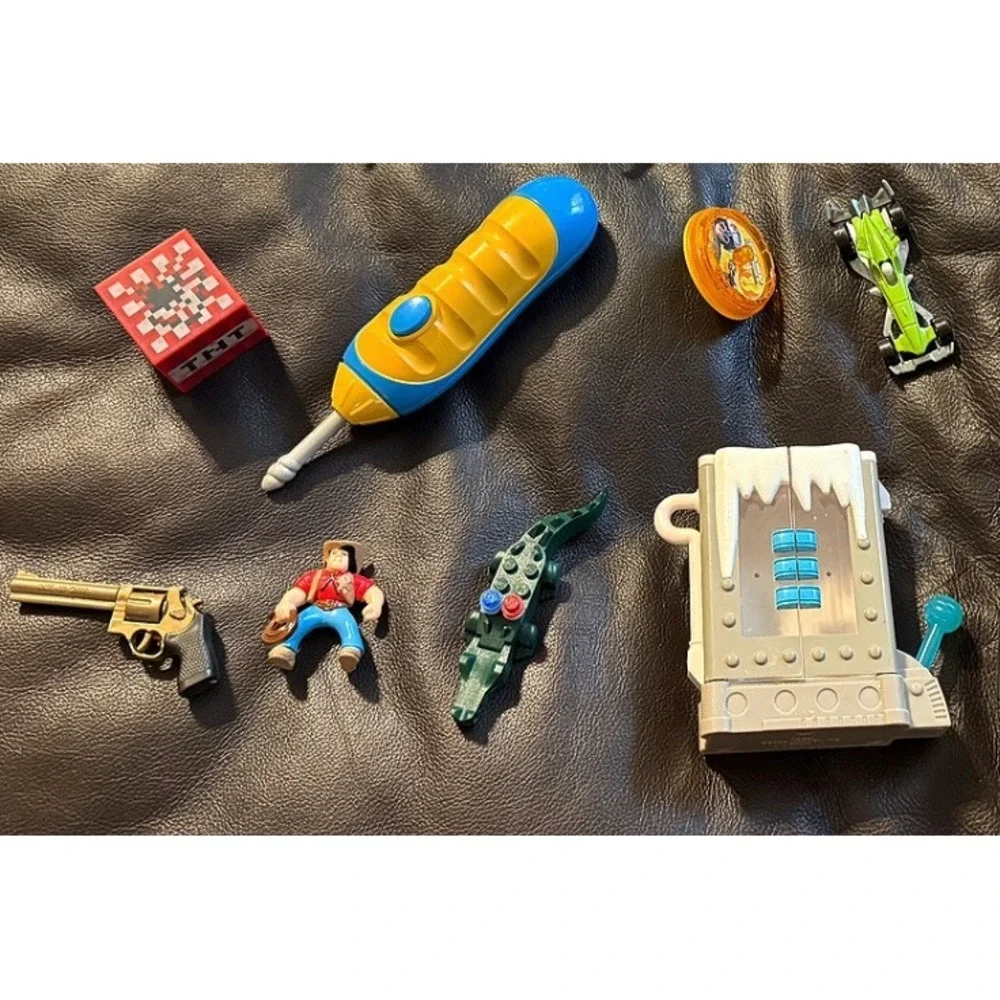 Lot of 25+ Random Toys & Figures – Animals, Gadgets, Miniatures & More